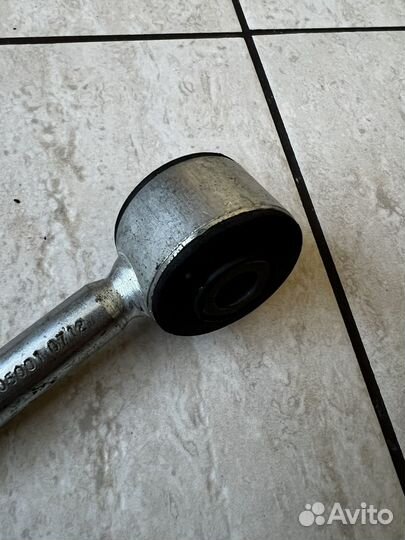 Тяга стойка стабилизатора заднего левая vag