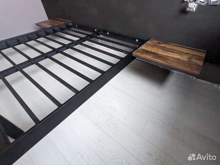 Парящая кровать двухспальная.Углы закруглённые