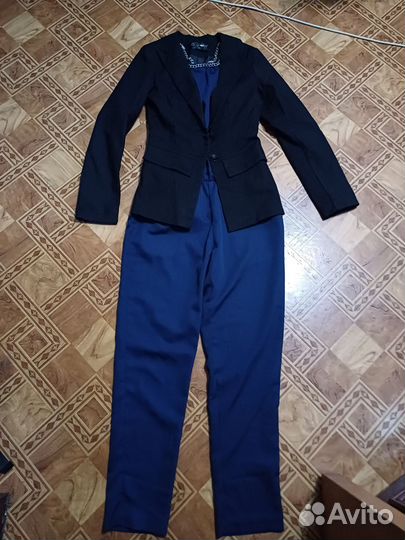 Костюм женский