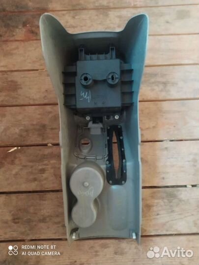 Mitsubishi L200 центральный подлокотник