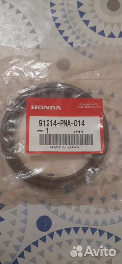 Сальник коленвала honda