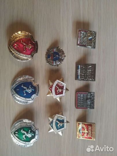 Фурнитура военная кокарды эмблемы знаки отличия