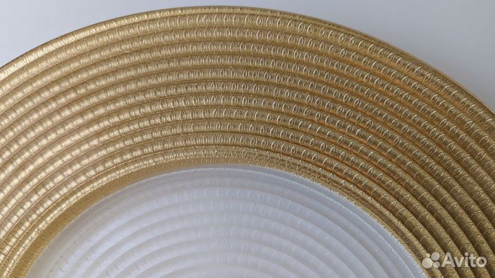 Шесть тарелок подстановочных 