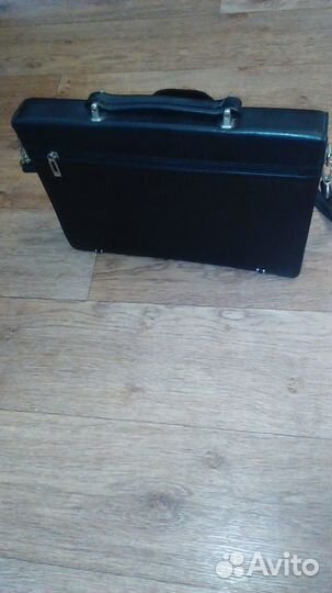 Кожаный портфель