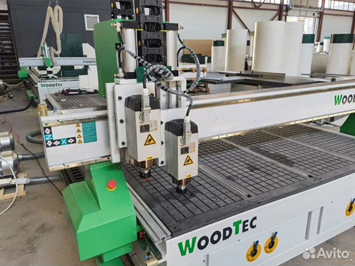 Фрезерный станок по дереву с чпу WoodTec H2040CP2