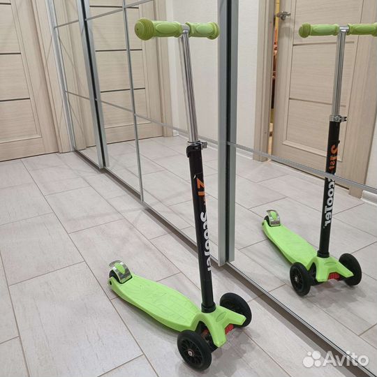 Самокат детский четырех колесный