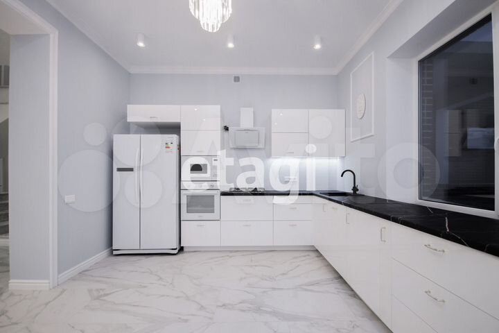 Дом 411,4 м² на участке 12 сот.