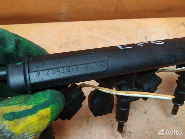 Форсунка инжекторная электрическая Peugeot 308 (2