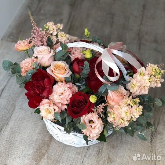 Подарок коробке из цветов