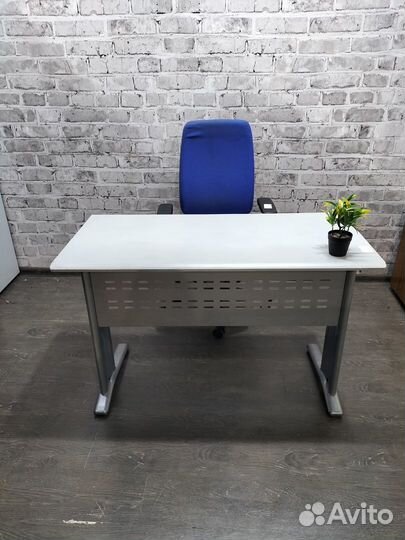 Письменный стол для дома и офиса