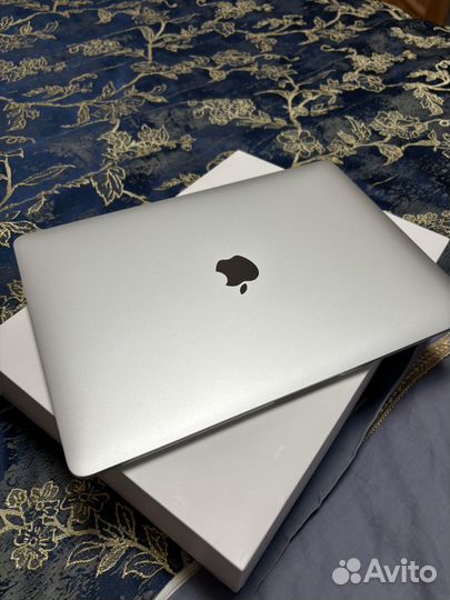 Apple macbook air 13 2020 m1