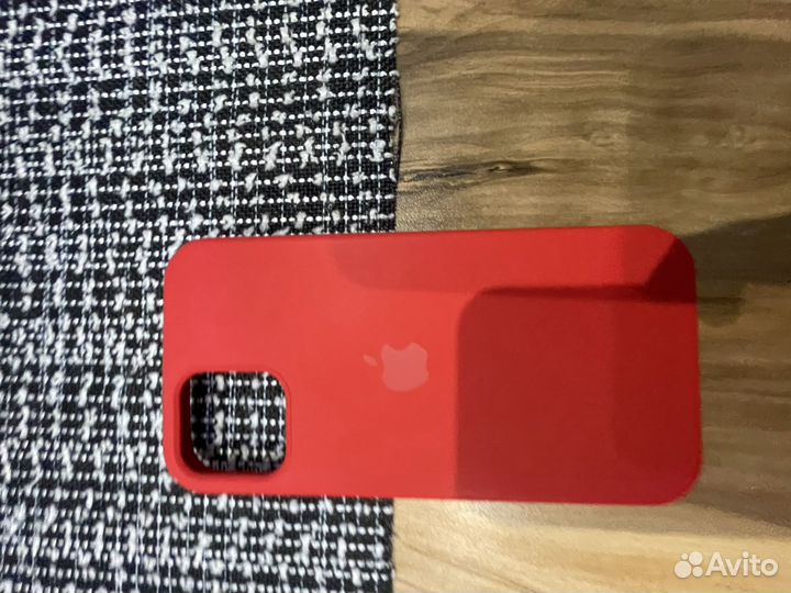 Чехоы на iPhone 12