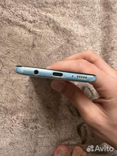 Samsung Galaxy A50, 4/64 ГБ