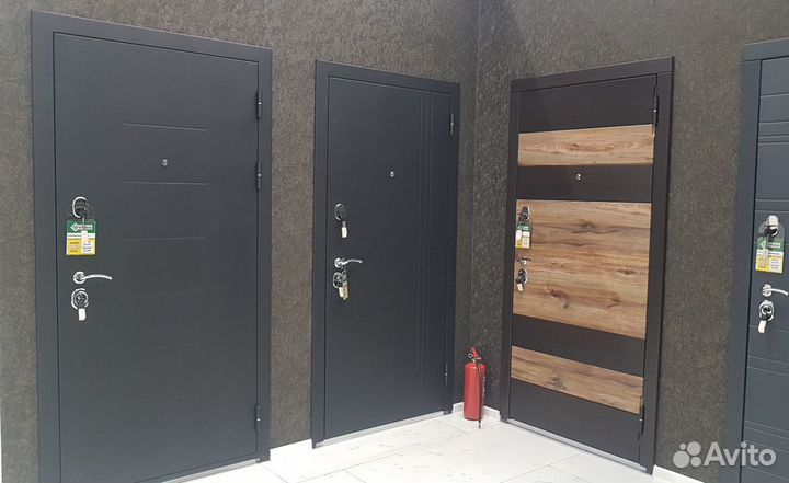 Входные и межкомнатные двери со склада