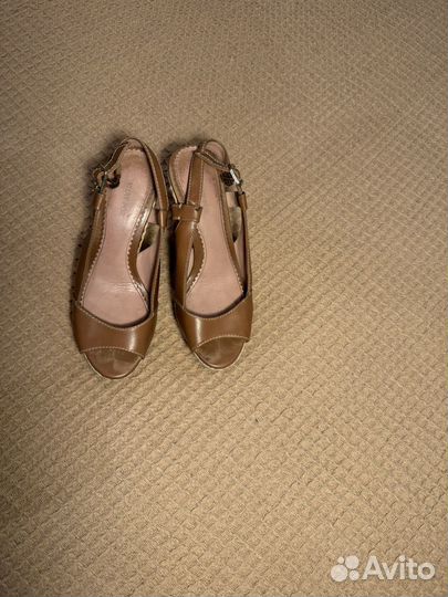 Босоножки женские