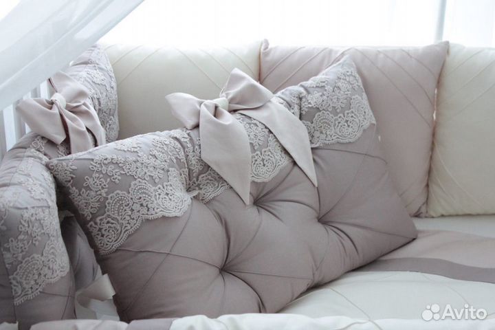 Комплект (бортики) на детскую кроватку