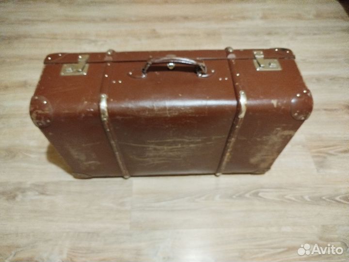 Чемодан антикварный