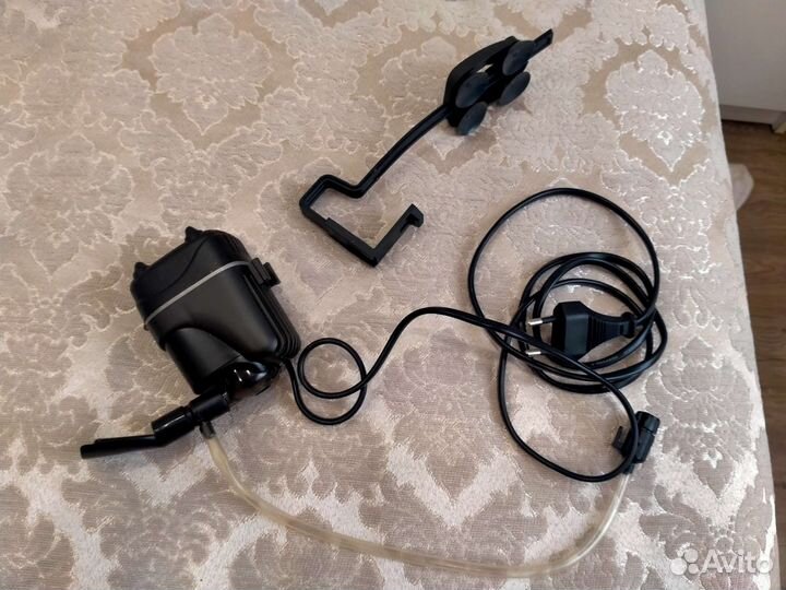 Небольшой аквариумный фильтр