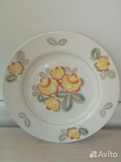 Тарелки и посуда различная