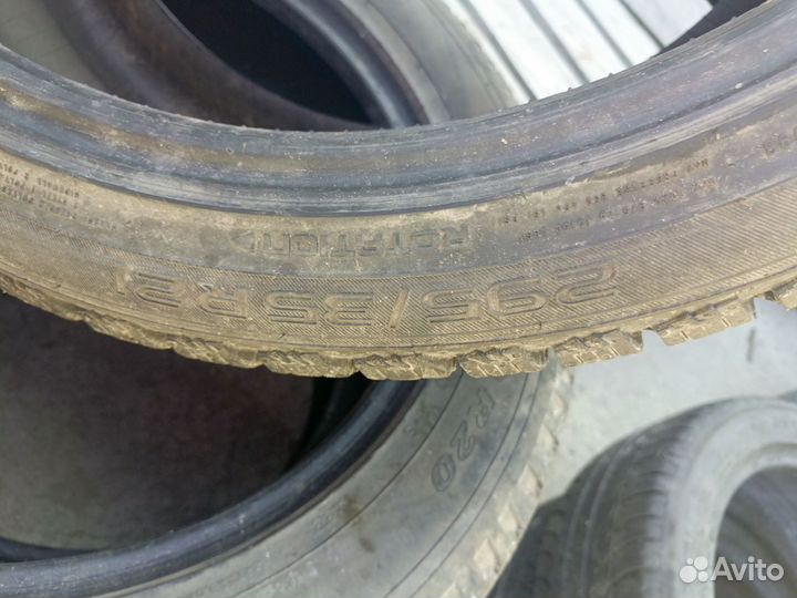 Nokian Tyres Hakkapeliitta SUV 295/35 R21