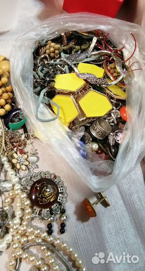 Лом винтажной и современной бижутерии пакетом