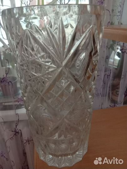 Ваза хрустальная высокая для цветов