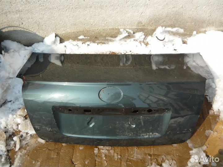 Тойота Авенсис (Toyota Avensis) 03г-09г крышка баг