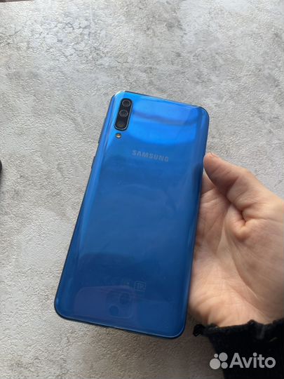 Samsung Galaxy A50, 4/64 ГБ