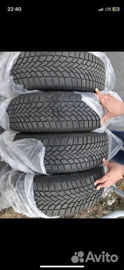 Bridgestone Blizzak LM-001 215/65 R17 103H