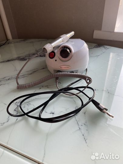 Аппарат для маникюра и лампа