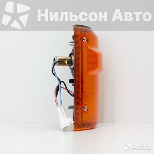 Габарит mazda titan 1989-1991 г желтый, правый, oo