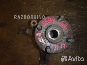 Кулак передний правый