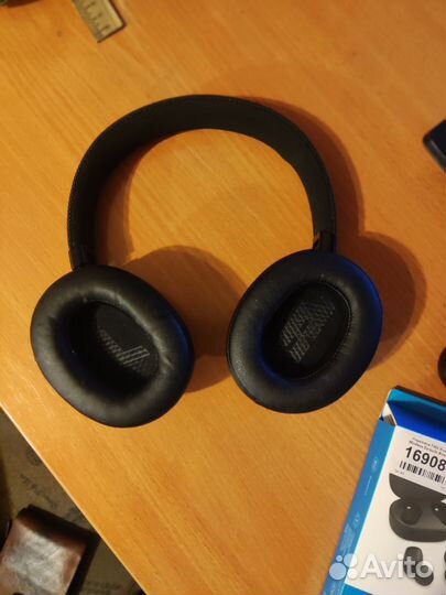 Беспроводные наушники jbl