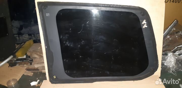 Стекло кузова правое Toyota Land Cruiser 200