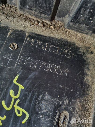 Короб аккумулятора Mitsubishi Lancer 9 4G18 2005