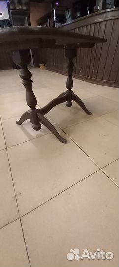 Деревянный стол