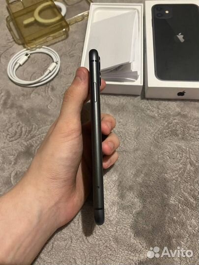 iPhone 11, 64 ГБ