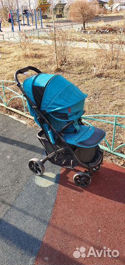 Прогулочная коляска новая