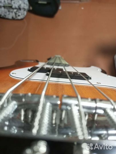 Бас гитара rocket