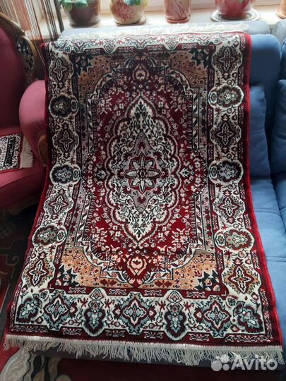 Ковровые покрывала на диван и кресла