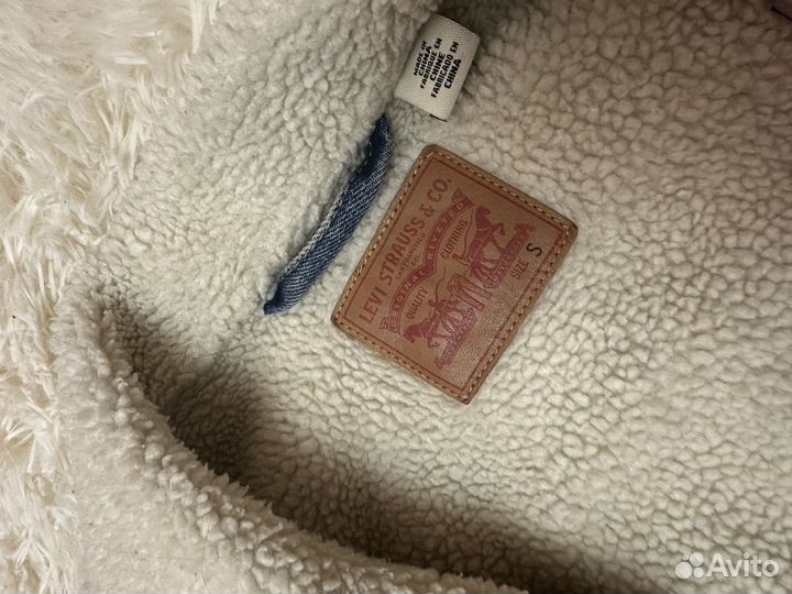 Джинсовка с мехом levis