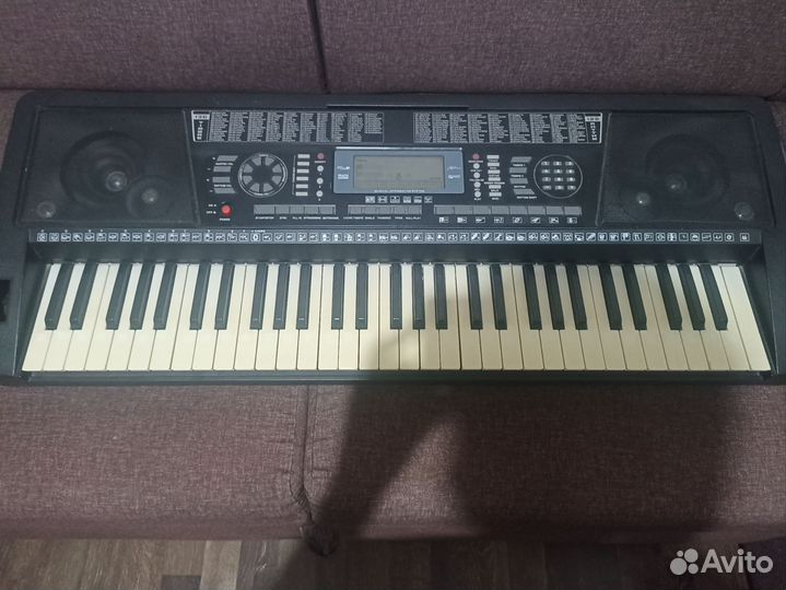 Продам синтезатор