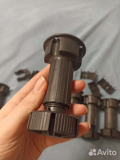 Ножки мебельный с креплениями для фасада