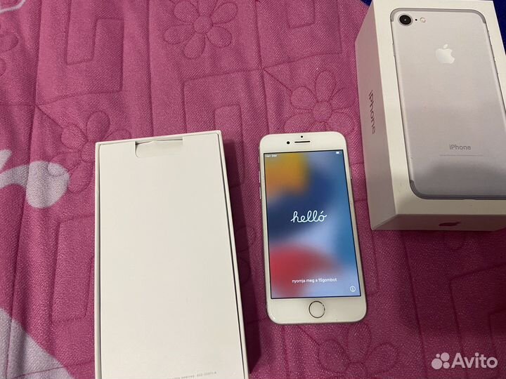 Телефон iPhone 7