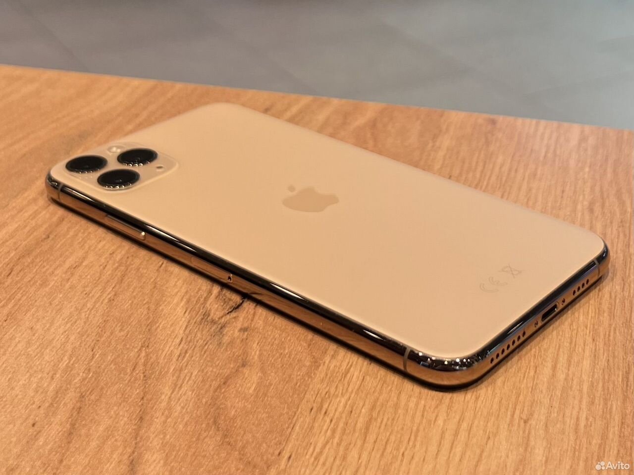iPhone 11 Pro Max, 256 ГБ, SIM + eSIM