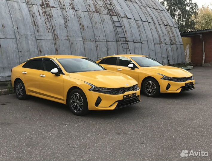 Работа женским водителем в таакси