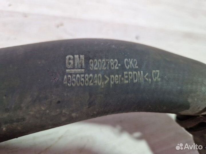 Патрубок охлаждения Opel Vectra C Z18XER 2007