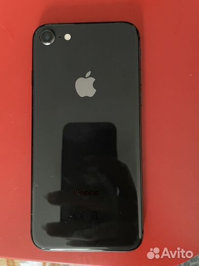 Телефон iPhone 8 64 gb