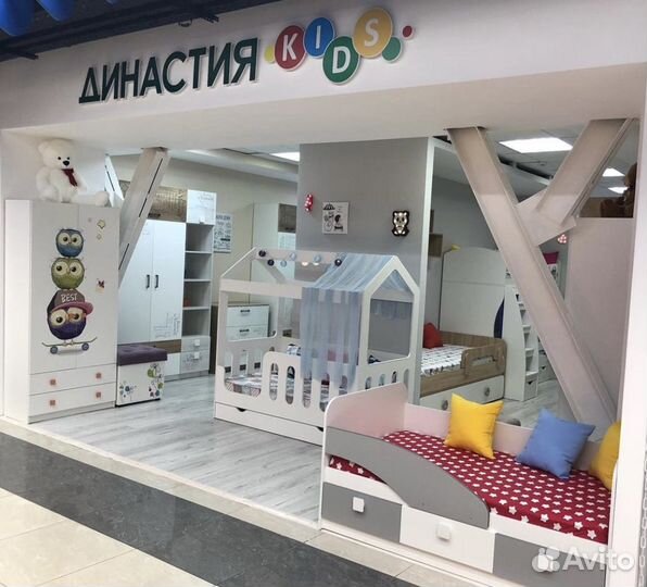 Кроватка-домик (цвет белый)