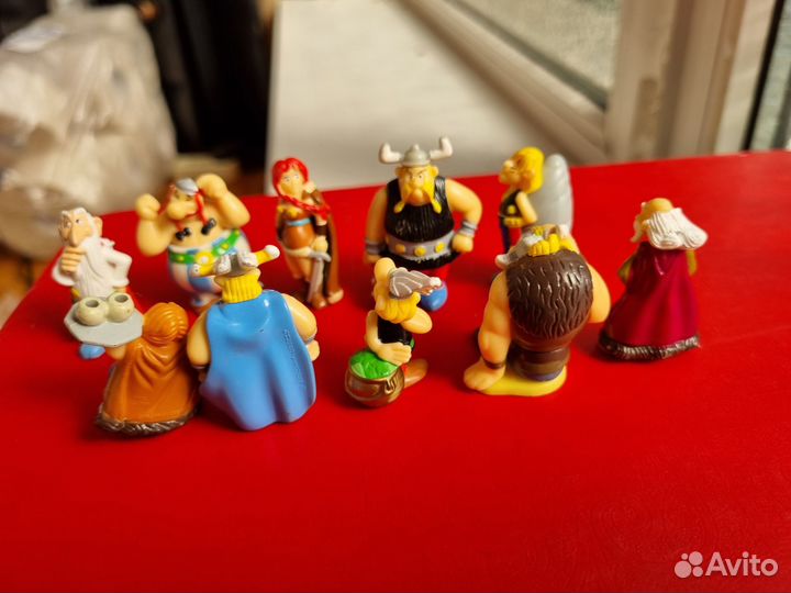 Игрушки из киндера